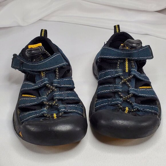 Keen Little Kids Youth Newport H2 Closed Toe Sandals Size 10 Navy & Yellow Shoes - Picture 2 of 10
